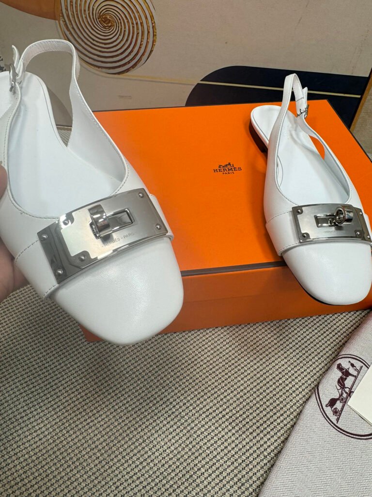 Hermès Unisex Sandals detail 4