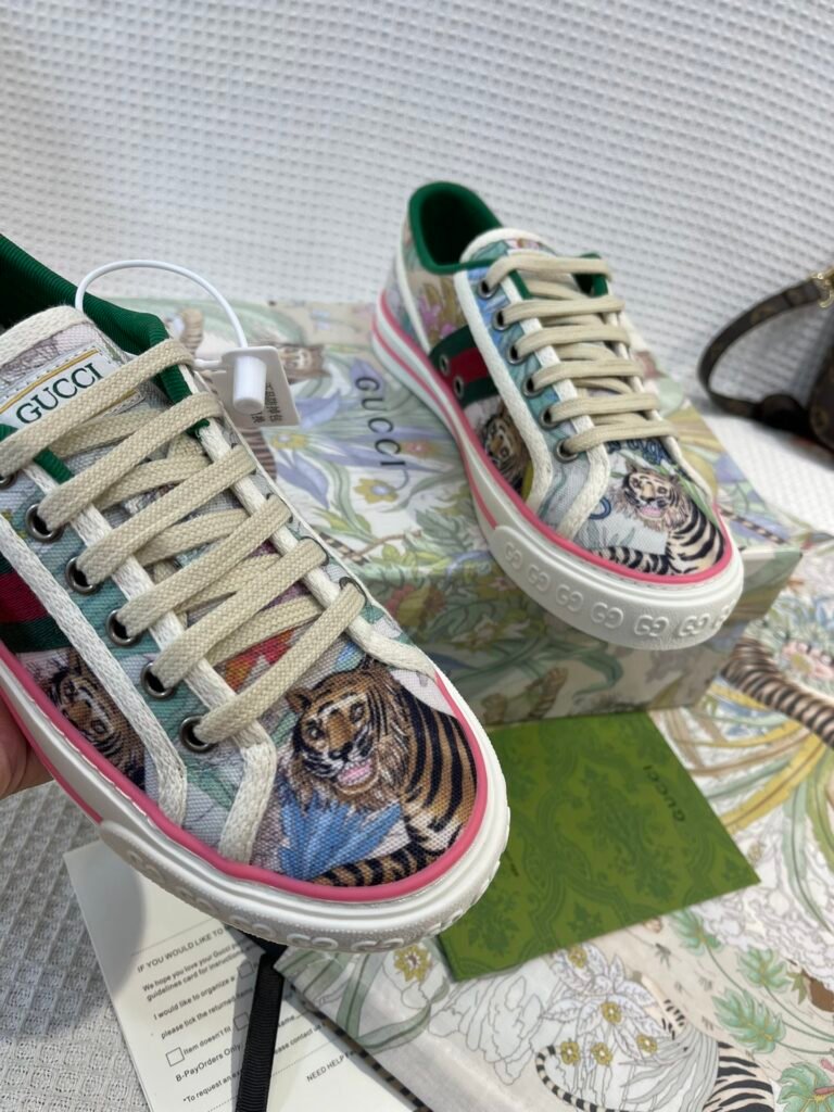 Gucci Unisex High-Top Sneakers detail 4