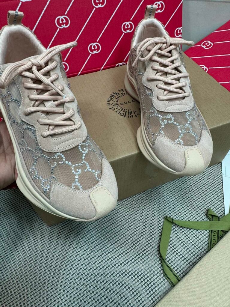 Gucci Unisex Chunky Sneakers detail image 4