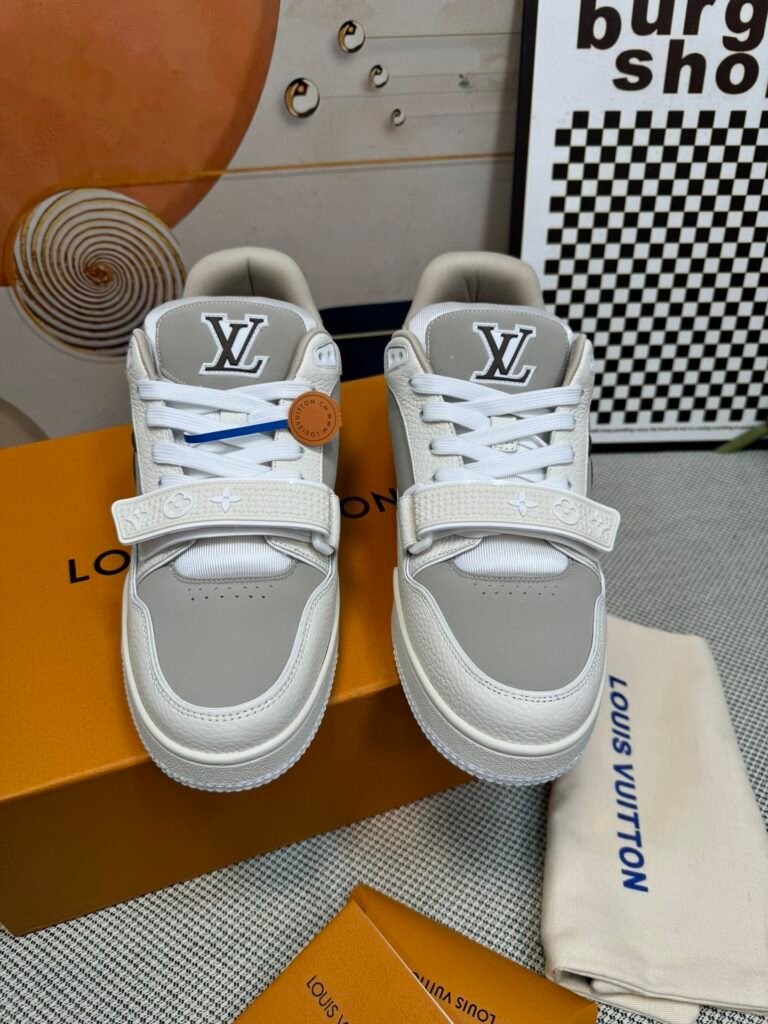 Louis Vuitton Unisex Basketball Sneakers detail image 4
