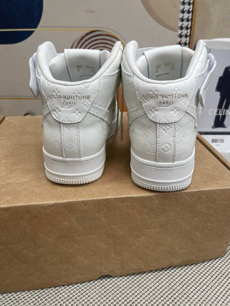 Louis Vuitton Unisex High-Top Sneakers detail image 4