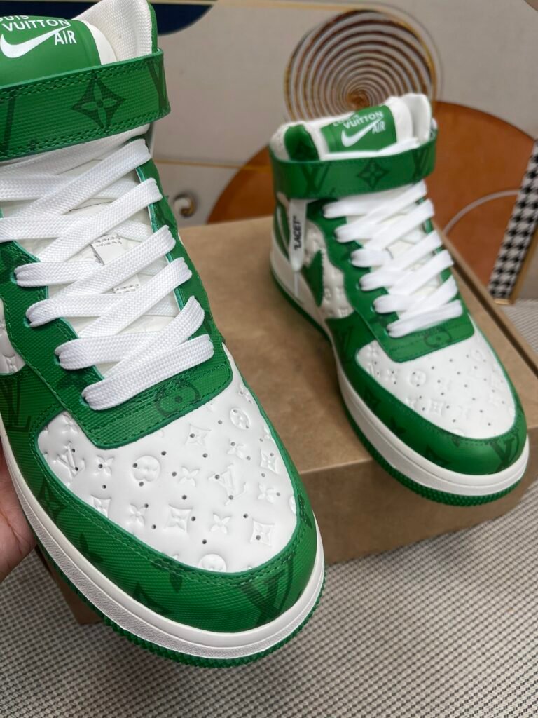 Louis Vuitton Unisex High-Top Sneakers detail image 4