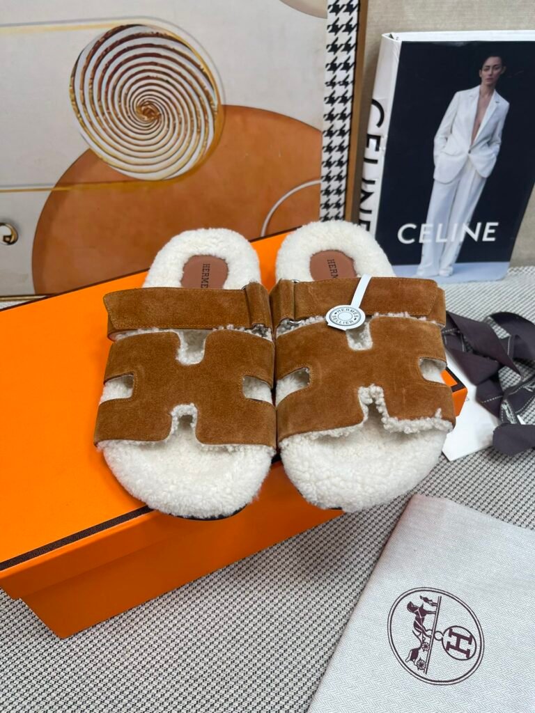 Hermès Unisex Shearling Shoes detail 4