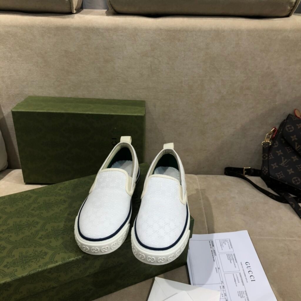 Gucci Unisex Loafers detail 4