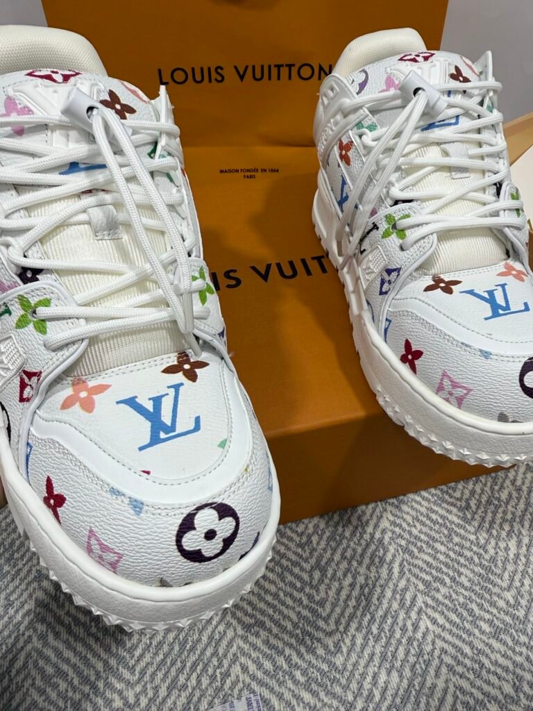 Louis Vuitton Unisex Chunky Sneakers detail 4