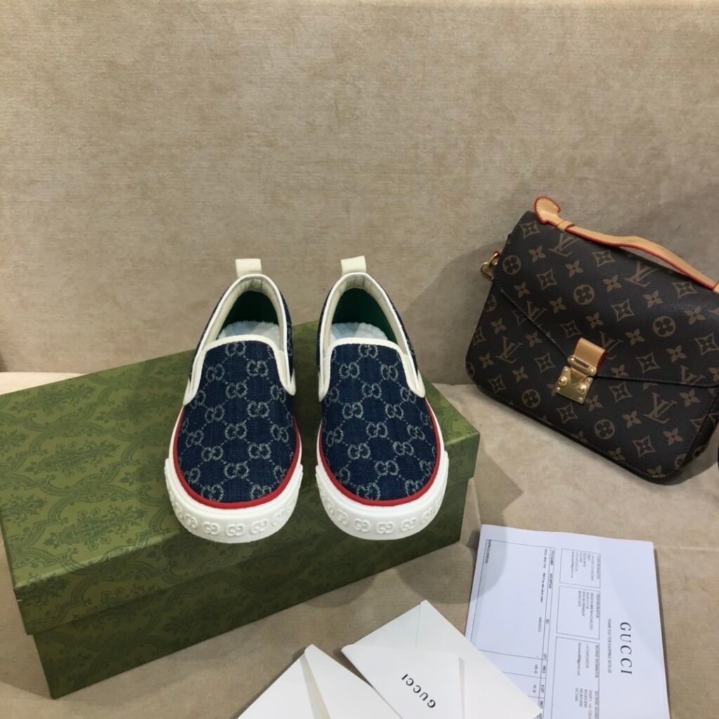 Gucci Unisex Loafers detail 4