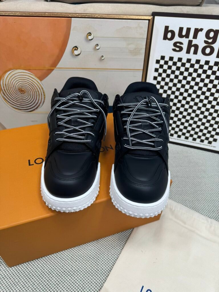 Louis Vuitton Unisex Chunky Sneakers detail 4