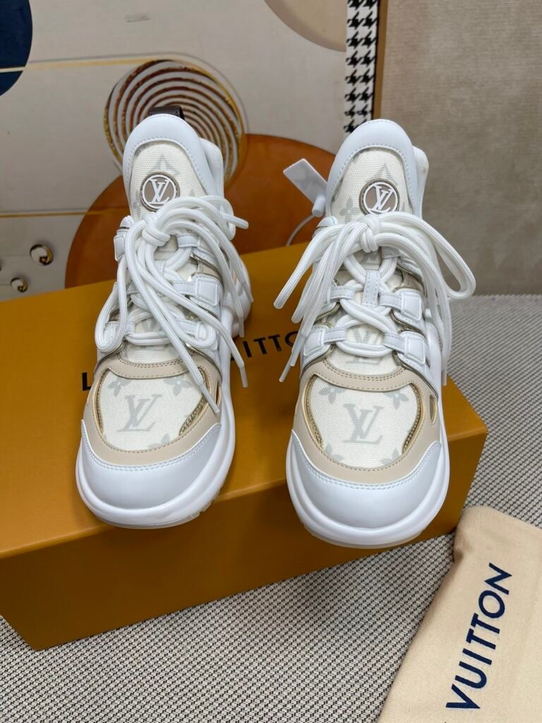 Louis Vuitton Unisex Chunky Sneakers detail 4