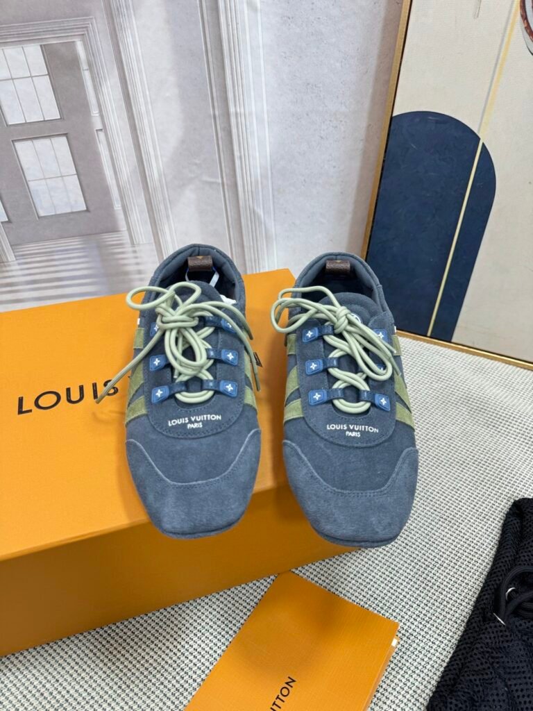 Louis Vuitton Unisex Driving Loafers detail 4