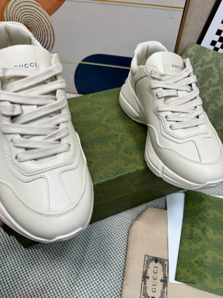 Dior Unisex Chunky Sneakers detail image 4