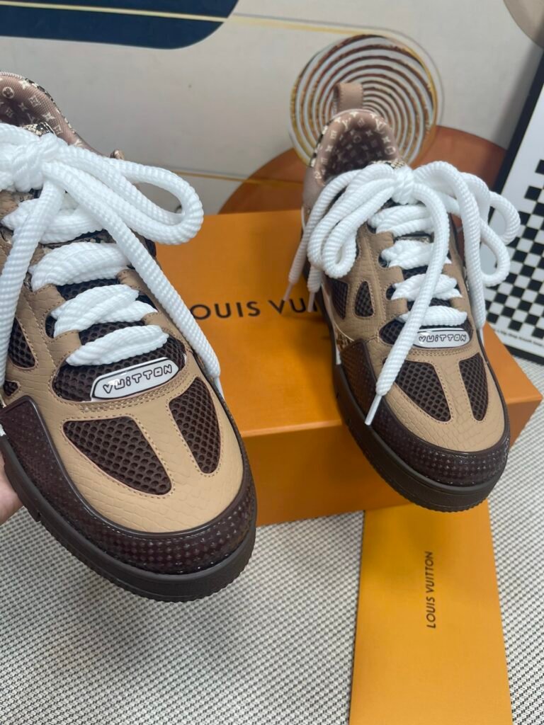 Louis Vuitton Unisex Chunky Sneakers detail 4