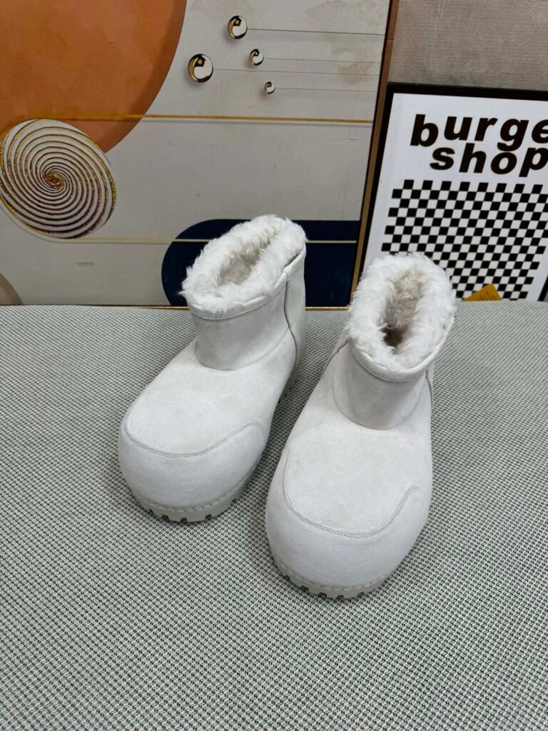 Balenciaga Unisex Snow Boots detail 4