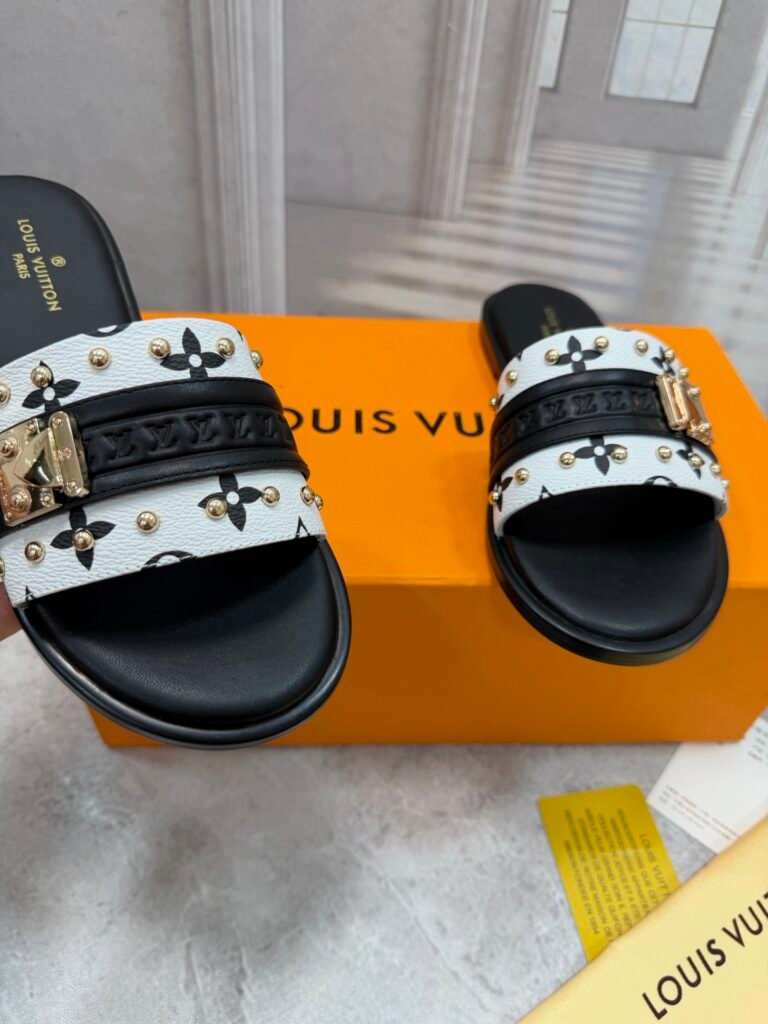 Louis Vuitton Unisex Slides detail 4