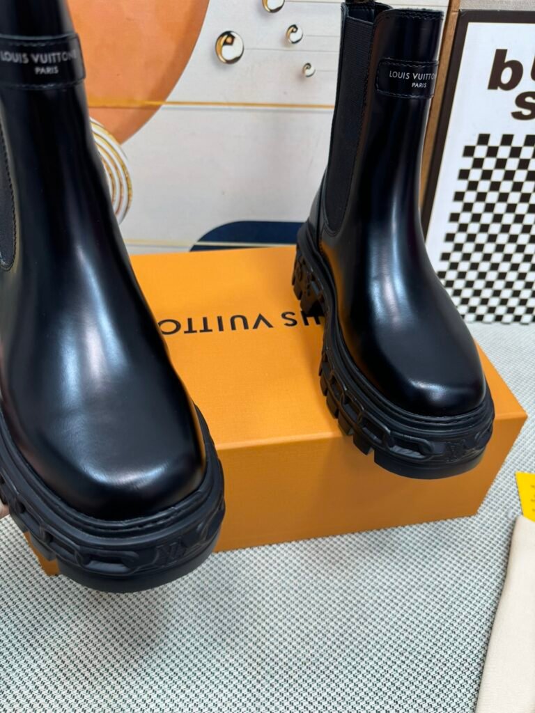 Louis Vuitton Unisex Boots detail image 4