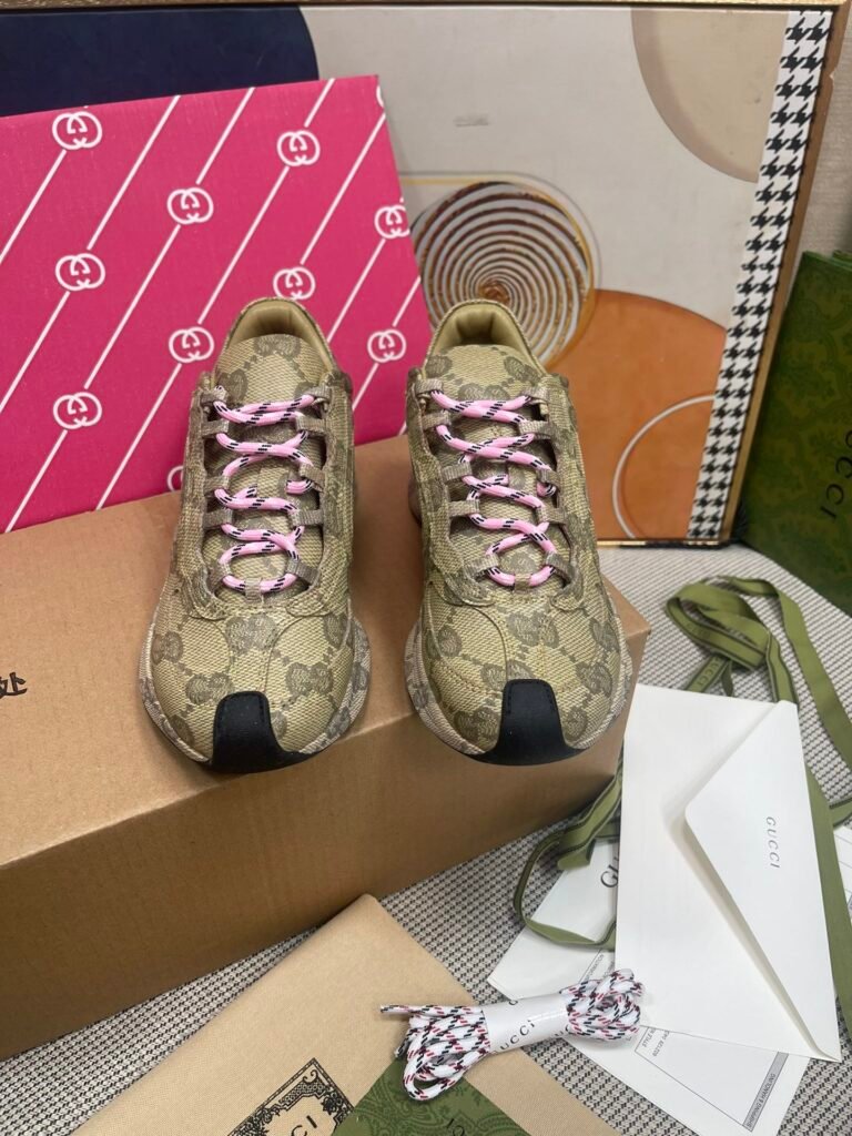 Gucci Unisex Chunky Sneakers detail image 4