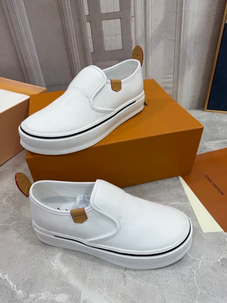 Louis Vuitton Unisex Athletic Sneakers detail image 4