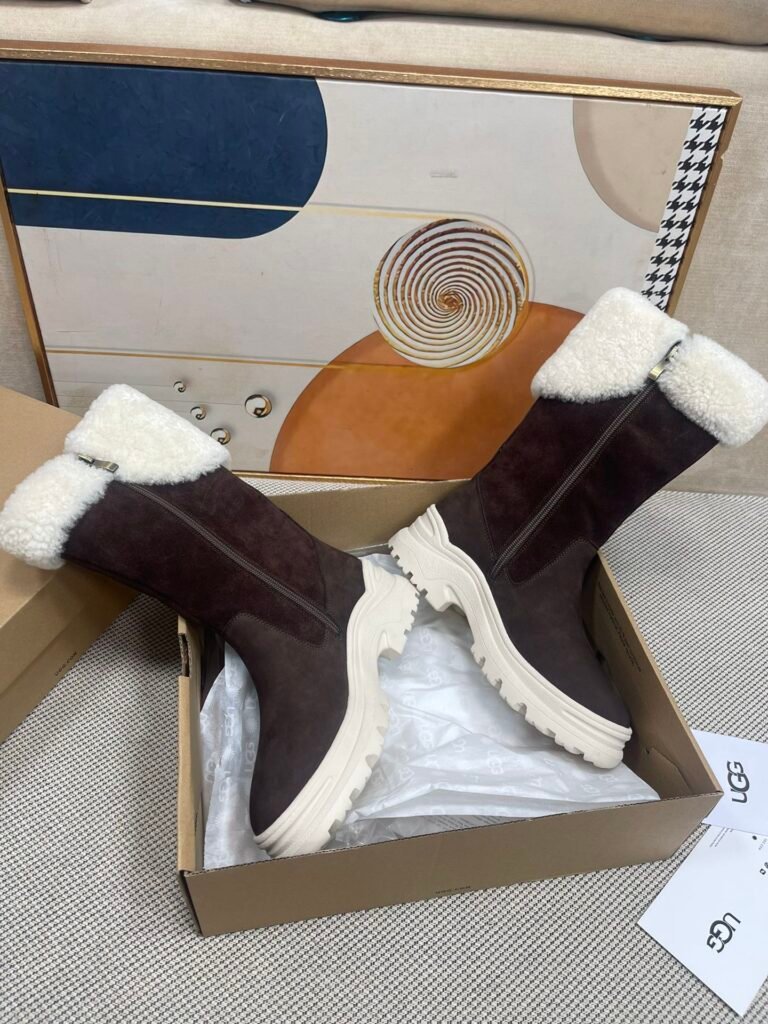 UGG Women's Snow Boots detail 4