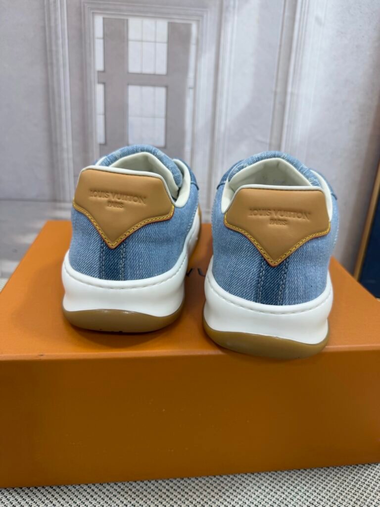 Gucci Unisex Athletic Sneakers detail 4