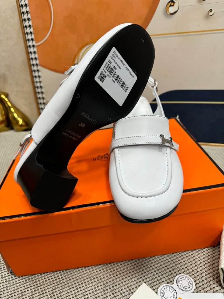 Hermès Unisex Sandals detail 4