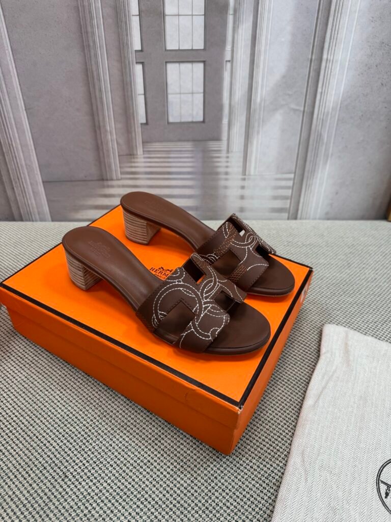 Hermès Unisex Slides detail 4