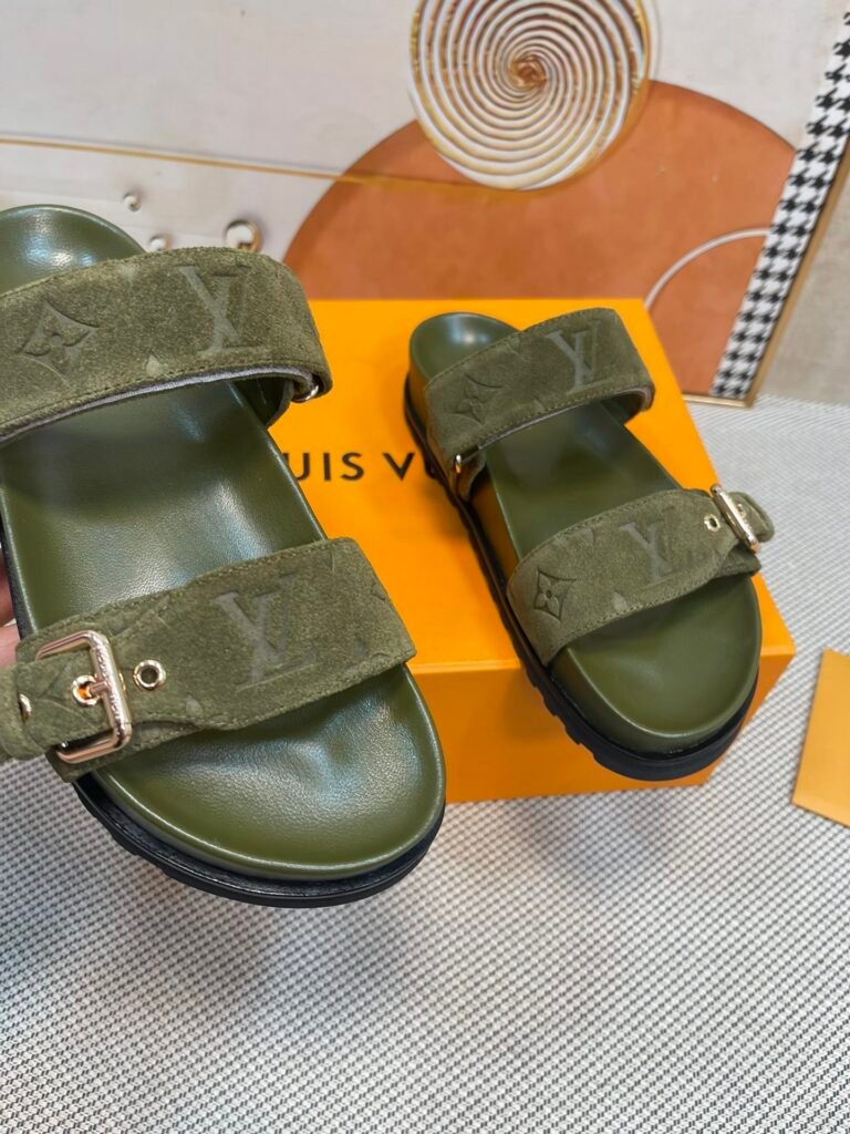 Louis Vuitton Unisex Sandals detail 4