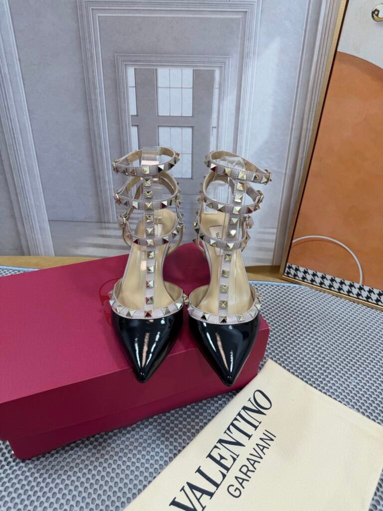 Valentino Garavani Unisex Sandals detail 4