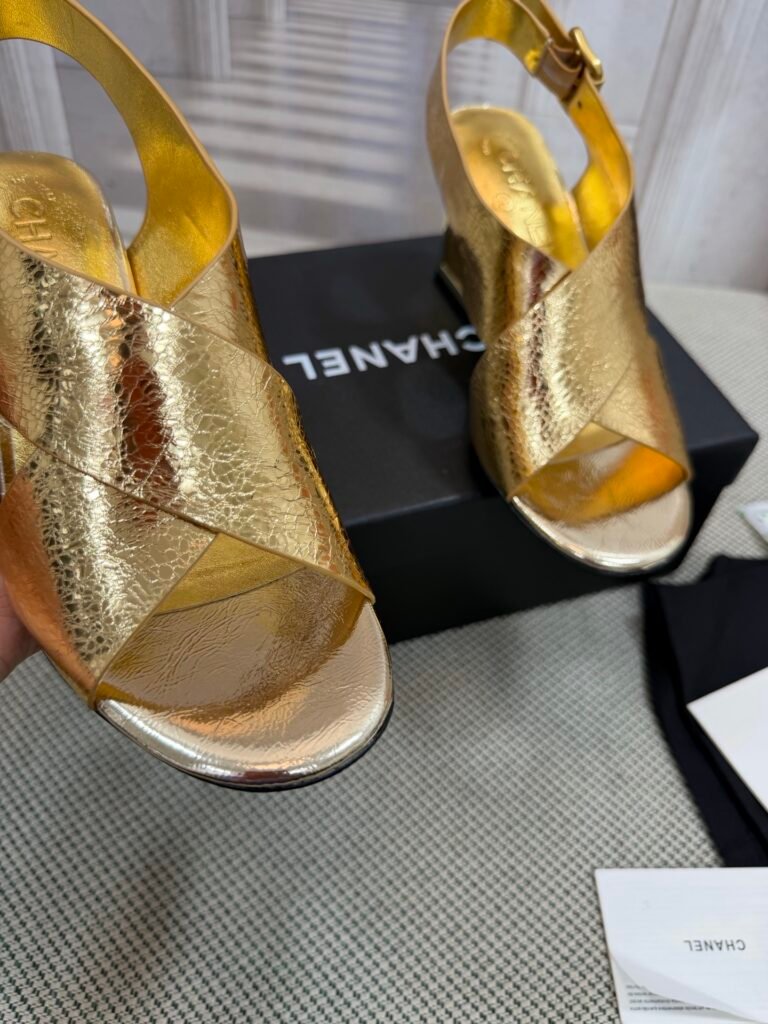 Louis Vuitton Women's High-Heel Pumps detail 4