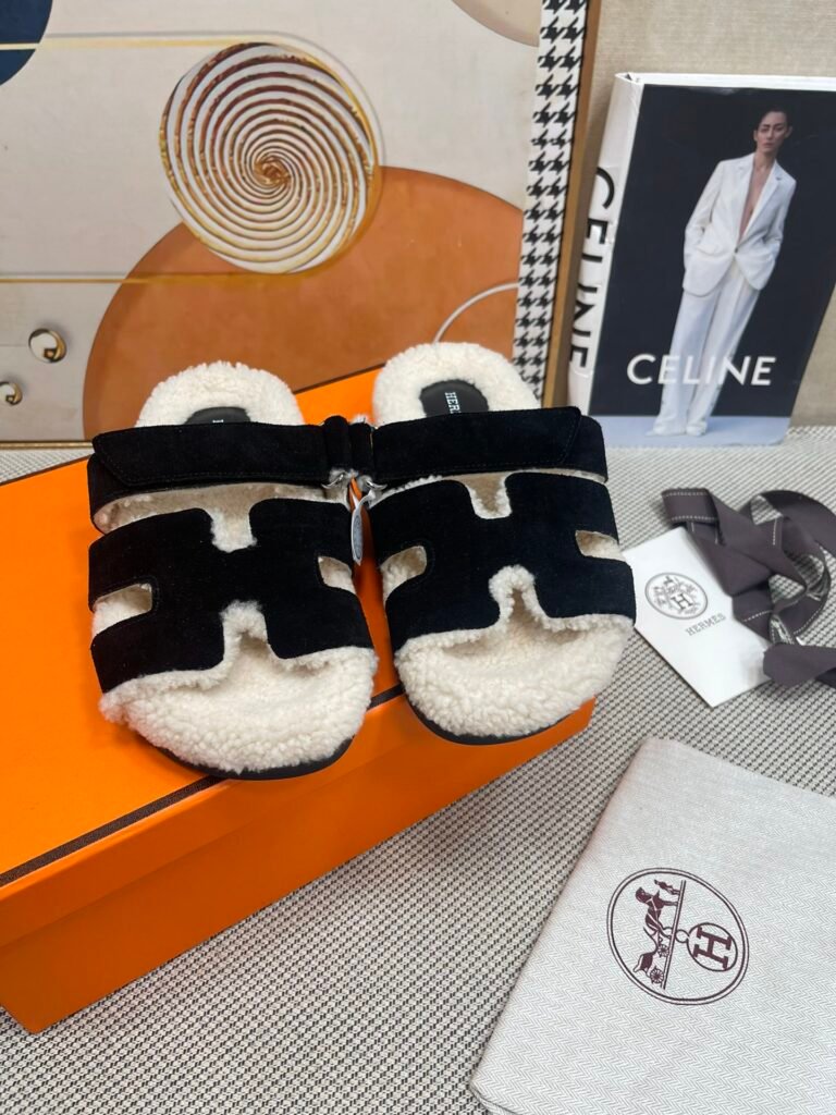 Hermès Unisex Shearling Shoes detail 4