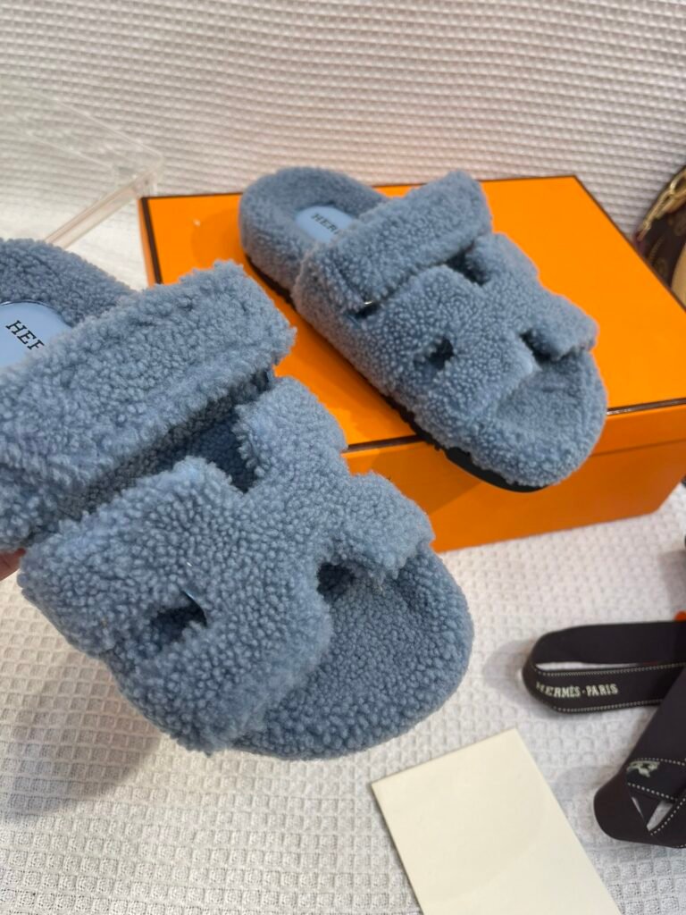 Hermès Unisex Shearling Shoes detail 4