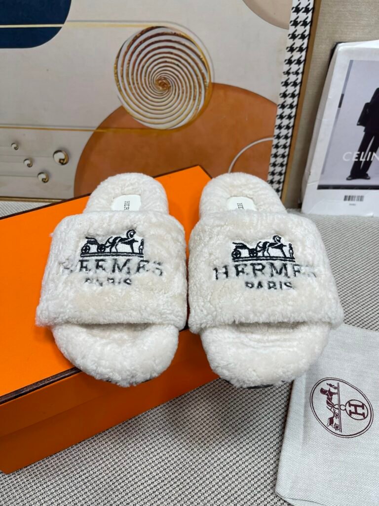 Hermès Unisex Shearling Shoes detail 4