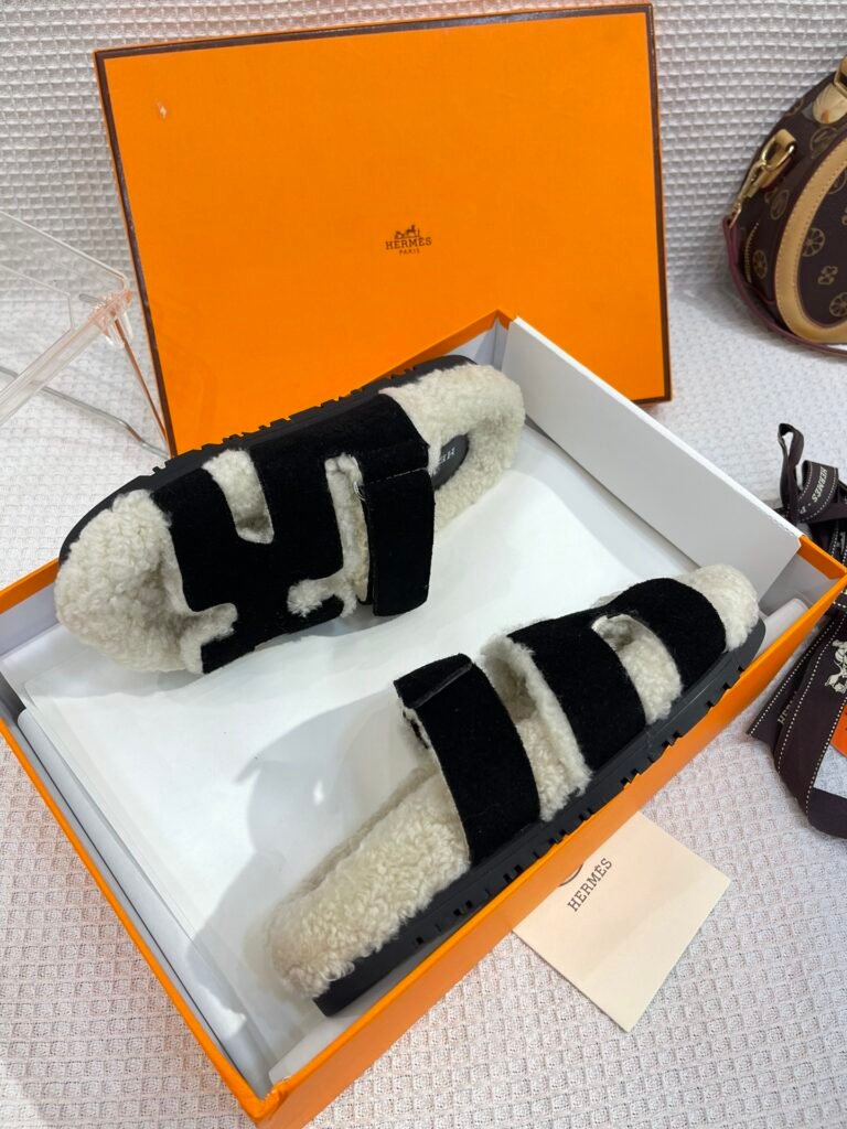 Hermès Unisex Shearling Shoes detail 4