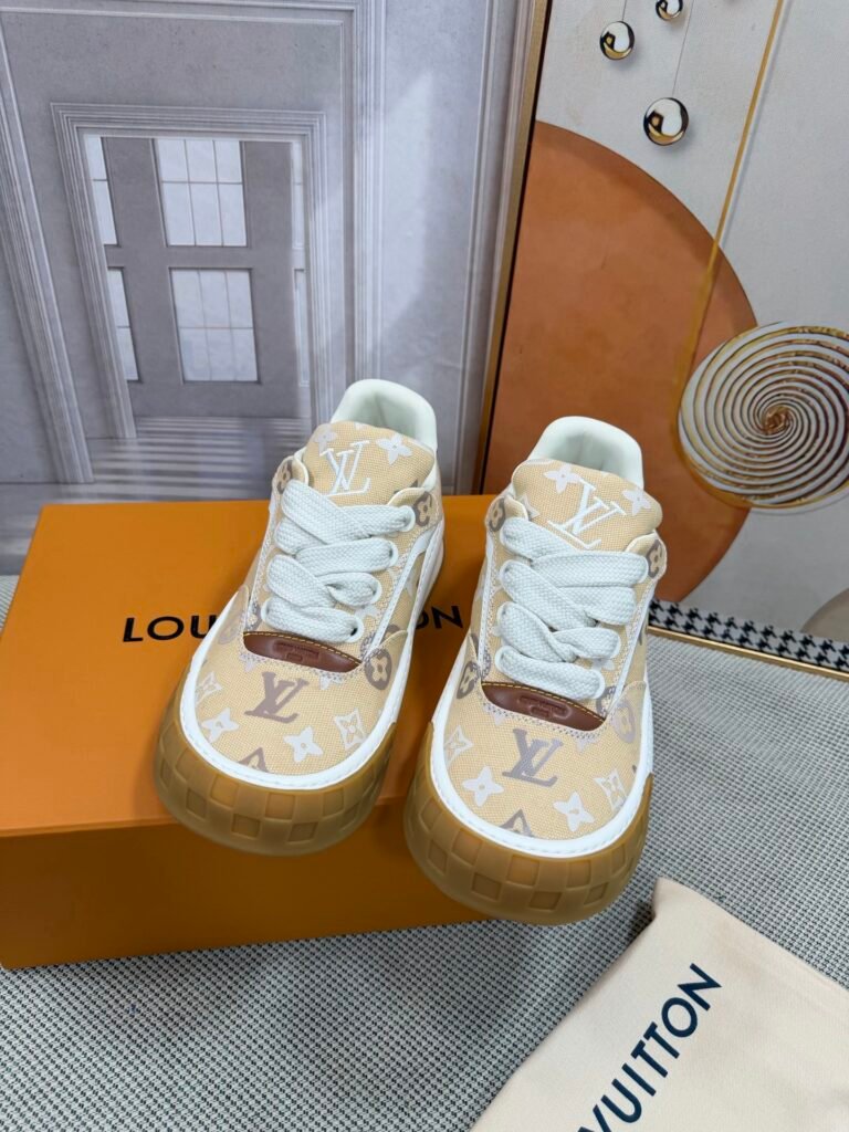 Louis Vuitton Unisex Athletic Sneakers detail image 4