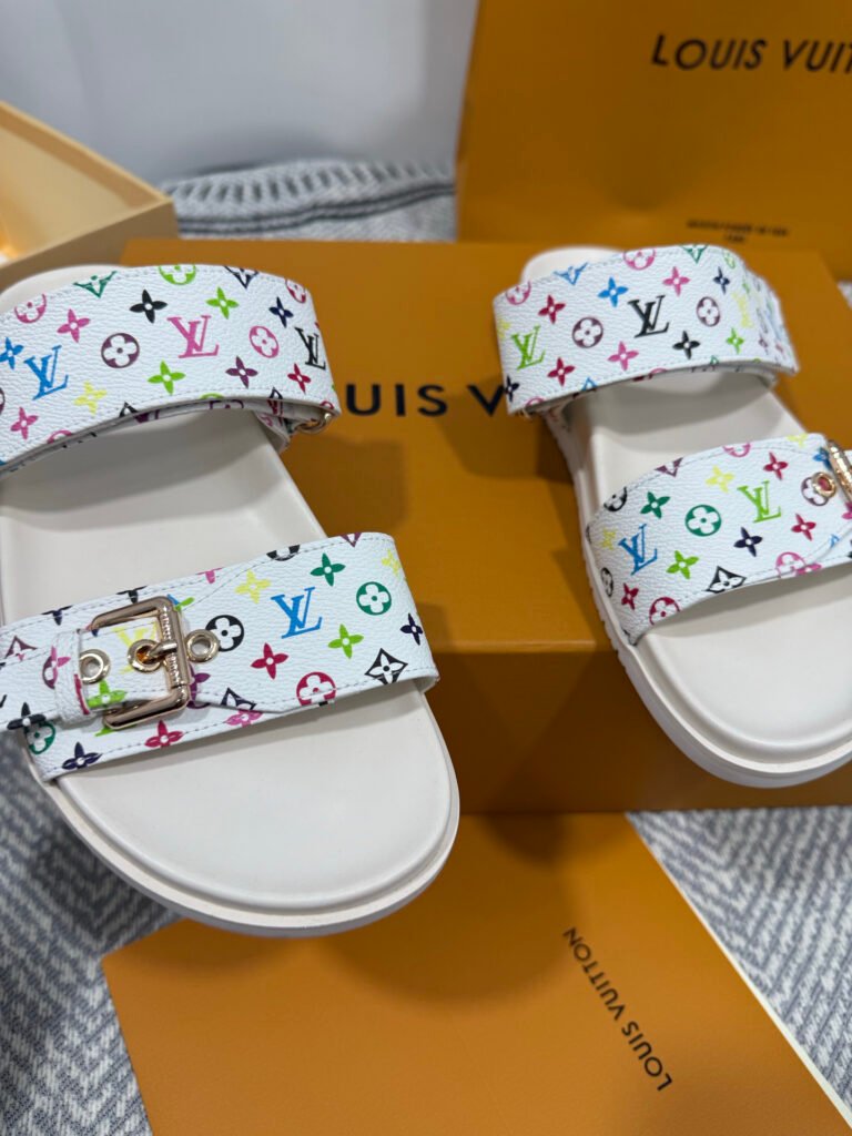 Louis Vuitton Unisex Slides detail 4