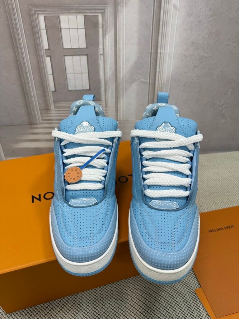Louis Vuitton Unisex Chunky Sneakers detail 4
