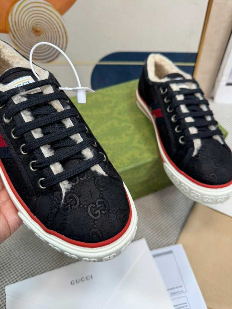 Gucci Unisex Loafers detail 4