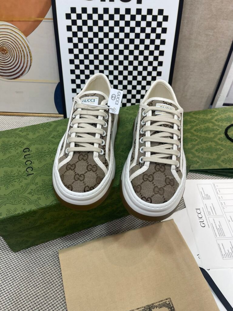 Gucci Unisex Loafers detail 4