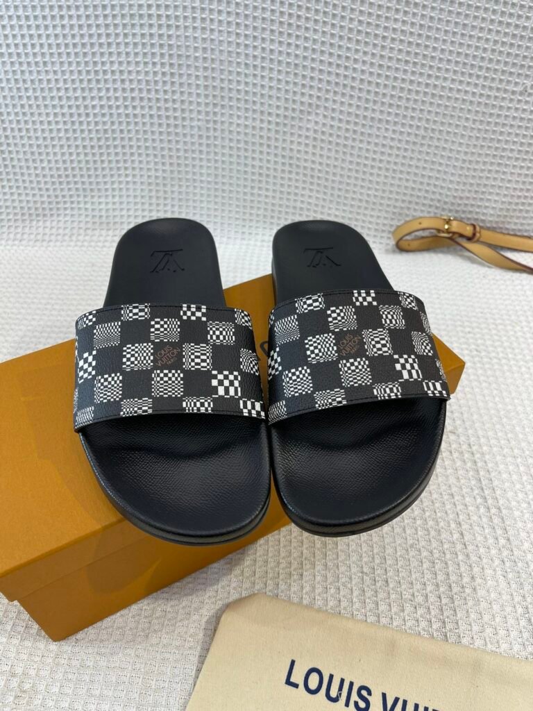 Louis Vuitton Unisex Slides detail image 4