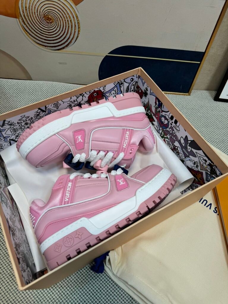 Louis Vuitton Unisex Chunky Sneakers detail 4