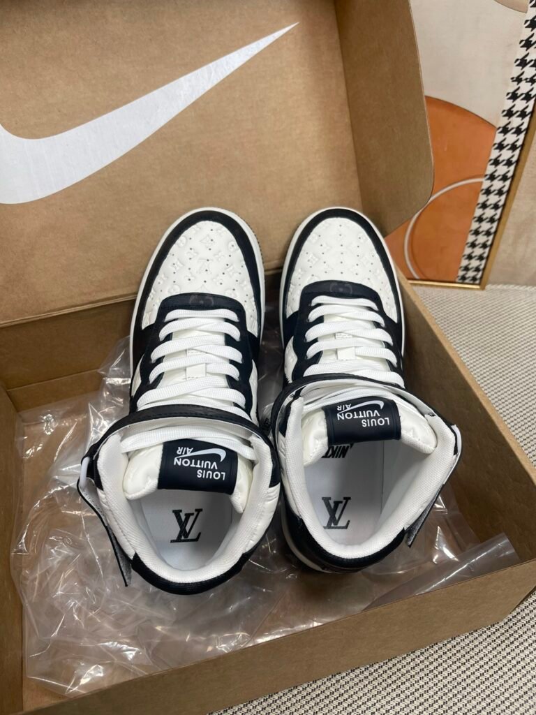 Louis Vuitton Unisex High-Top Sneakers detail image 4