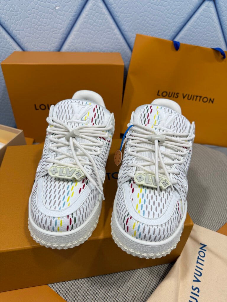 Louis Vuitton Unisex Chunky Sneakers detail 4