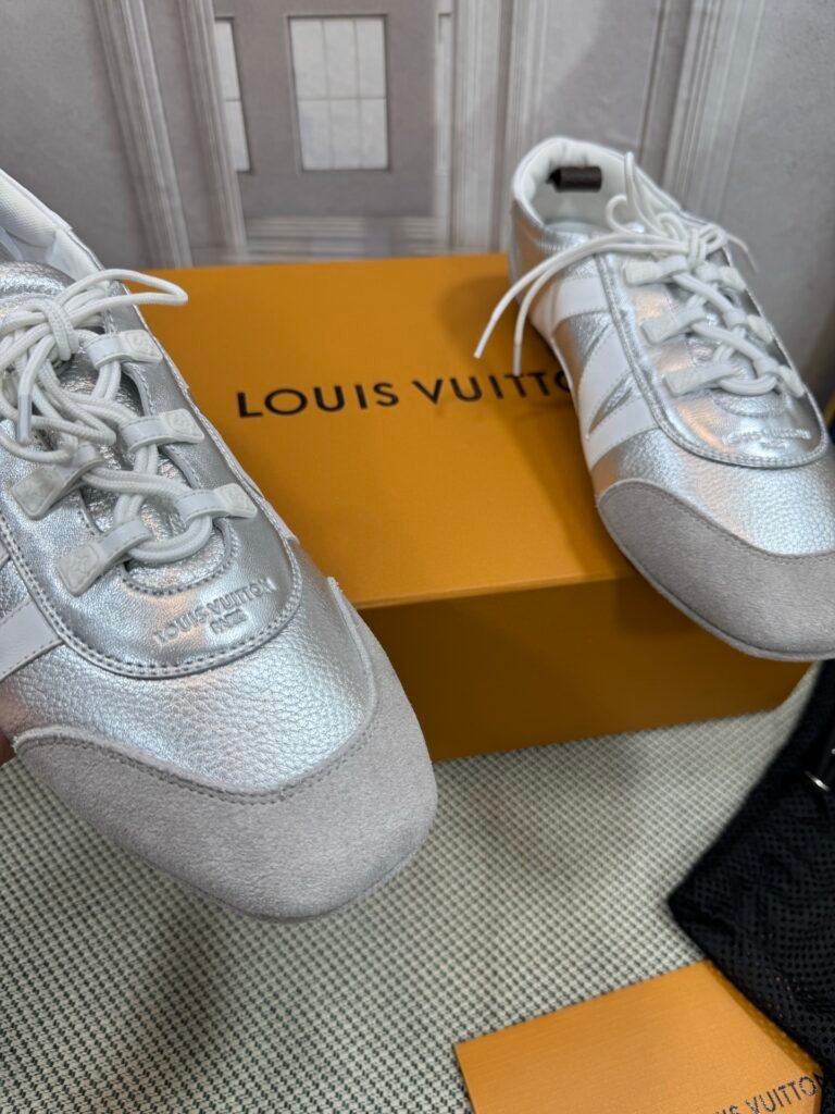 Louis Vuitton Unisex Chunky Sneakers detail 4