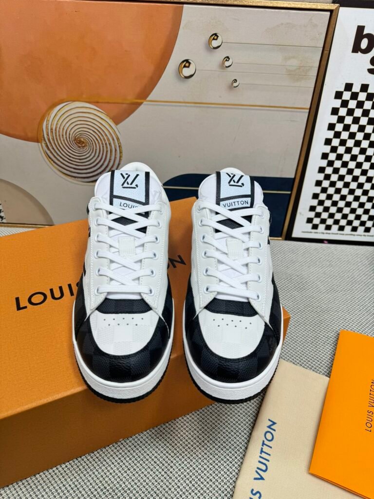Louis Vuitton Men's White Low-Top Sneakers detail image 4