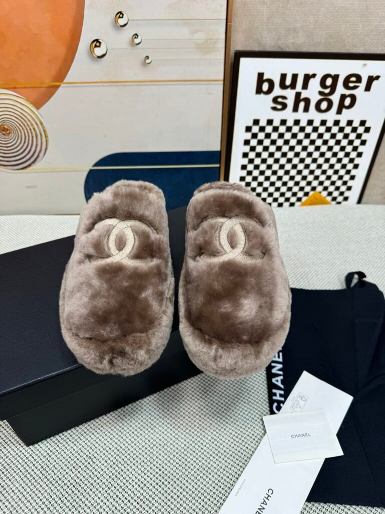 Chanel Unisex Shearling Shoes detail image 4