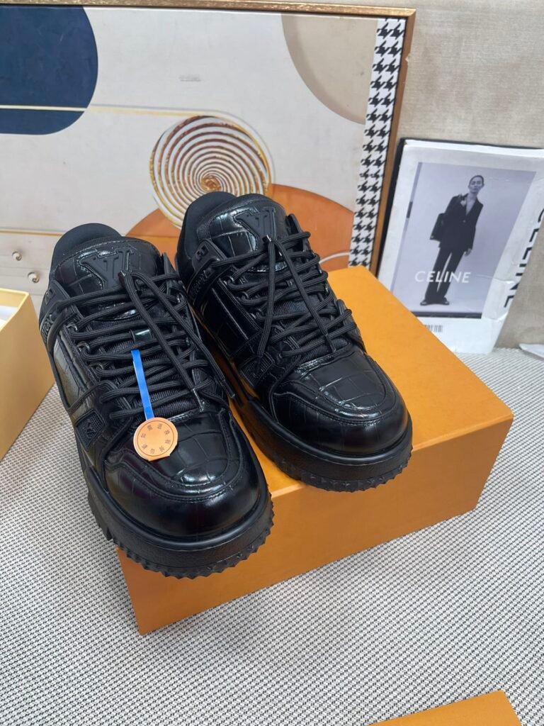 Louis Vuitton Unisex Chunky Sneakers detail 4