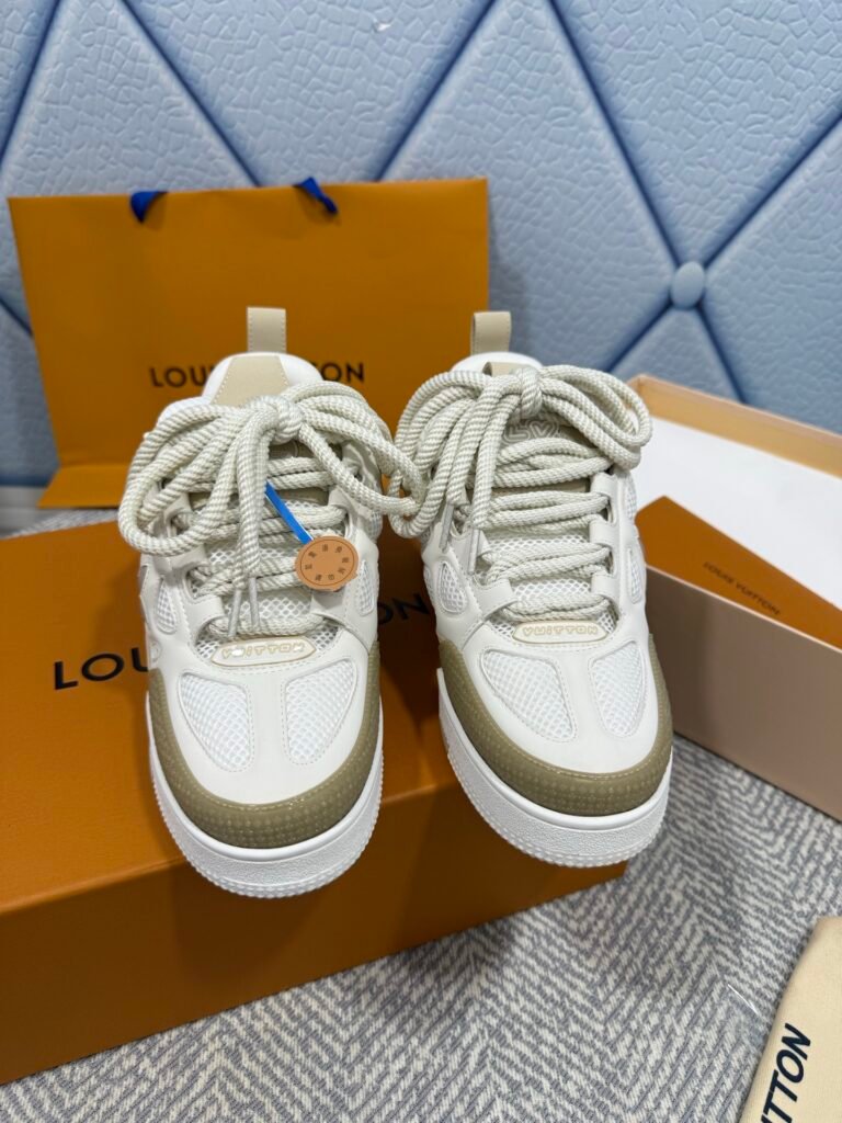 Louis Vuitton Unisex Chunky Sneakers detail 4
