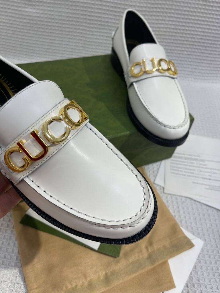 Gucci Unisex Loafers detail image 4