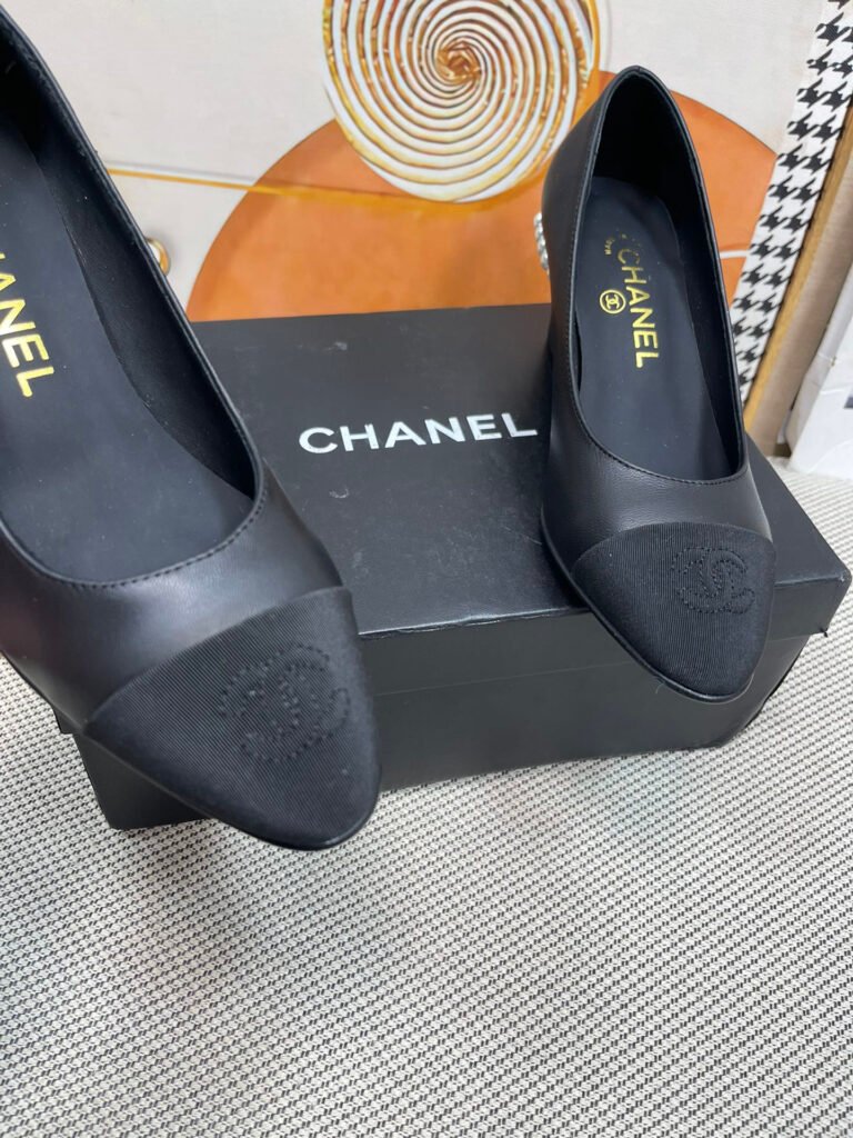 Chanel Unisex Boots detail 4