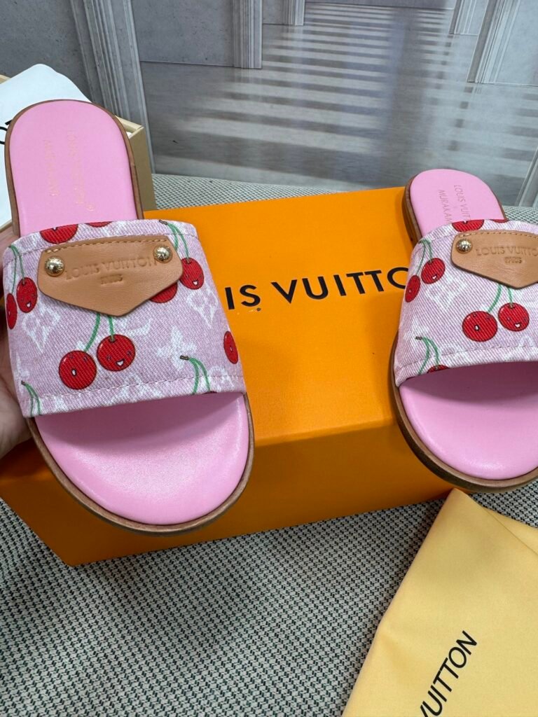 Louis Vuitton Unisex Slides detail image 4