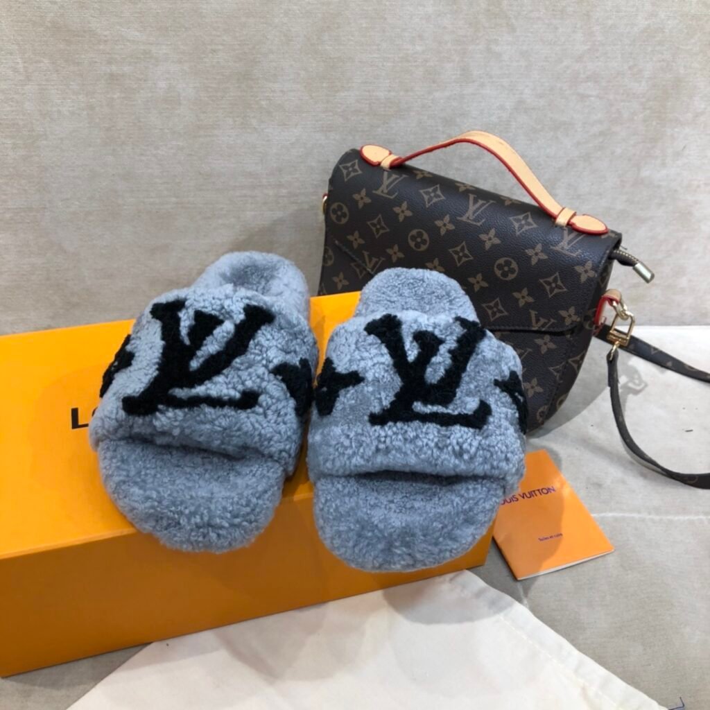 Louis Vuitton Unisex Shearling Shoes detail 4