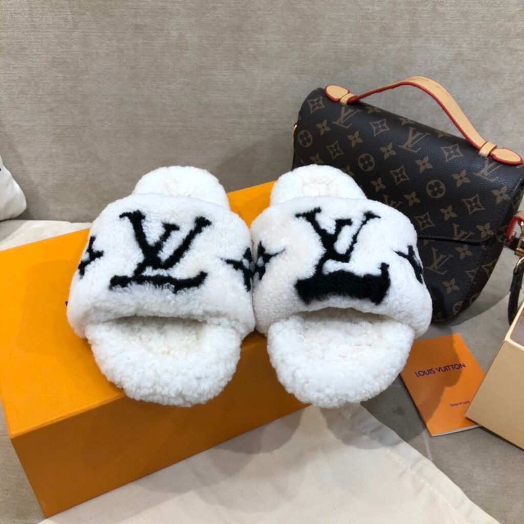 Louis Vuitton Unisex Shearling Shoes detail 4